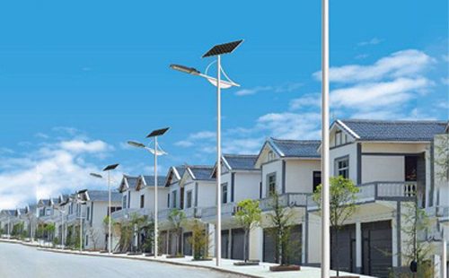 鄯善太阳能路灯配置与在乡村道路照明中的应用