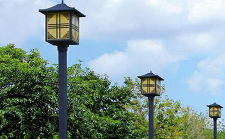 太阳能鄯善庭院灯怎么选亮度与续航更耐用